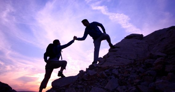 More Aussies turn to mortgage brokers for a hand managing hikes
